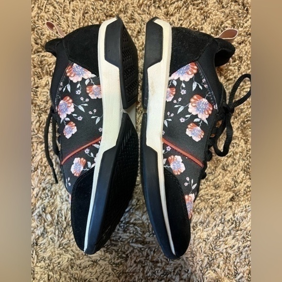 Ted Baker Floral Print Suede Shoe - Picture 2 of 8